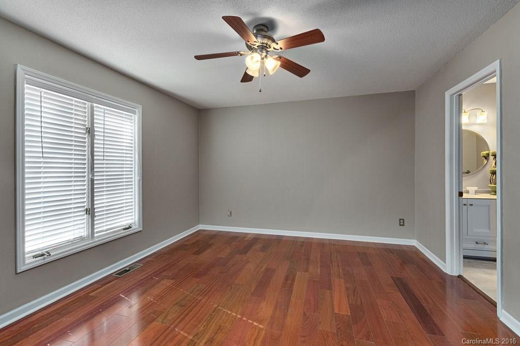 30 Hickory Hills Drive - Photo 10