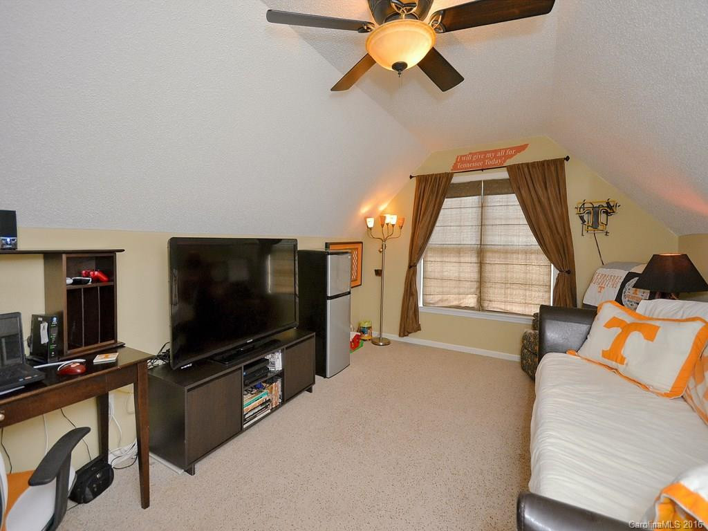 487 English Oak Road - Photo 16