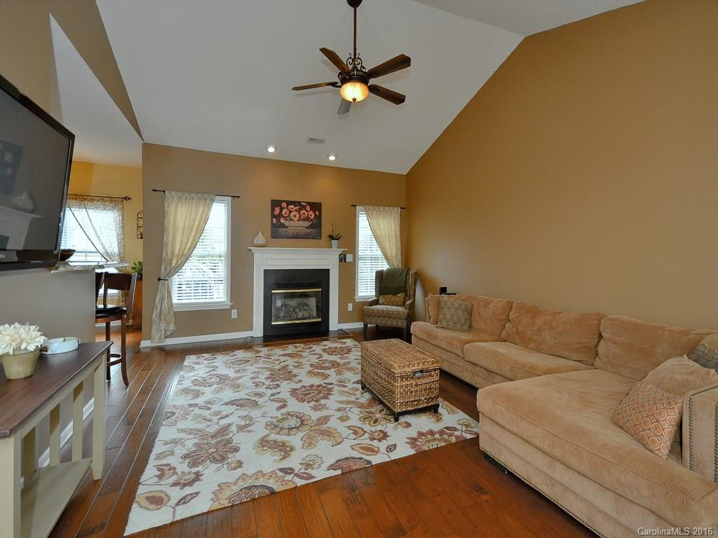 487 English Oak Road - Photo 3