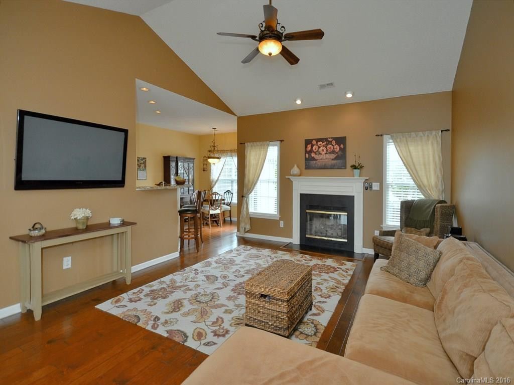 487 English Oak Road - Photo 4