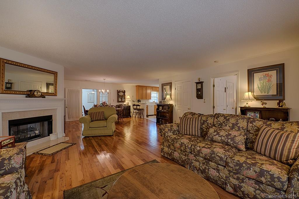 16 Woodland Drive - Photo 3