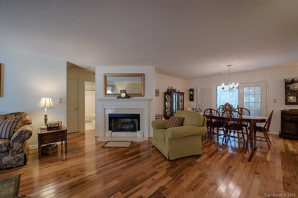 16 Woodland Drive - Photo 4