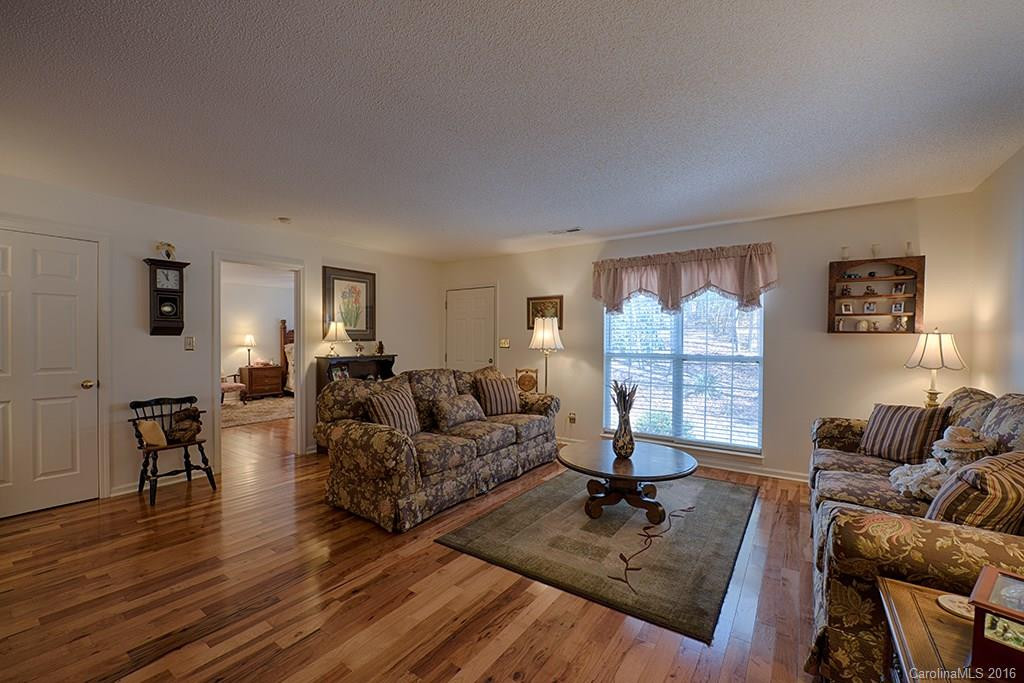 16 Woodland Drive - Photo 6