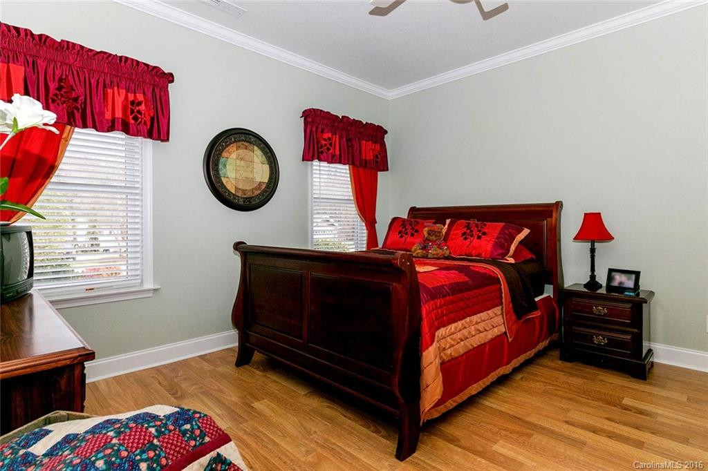101 North Springs Drive - Photo 8