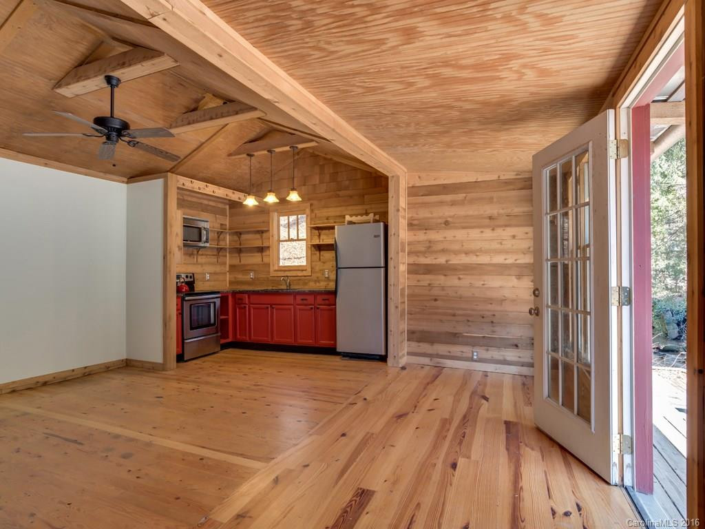 318 Pearson Falls Road - Photo 2