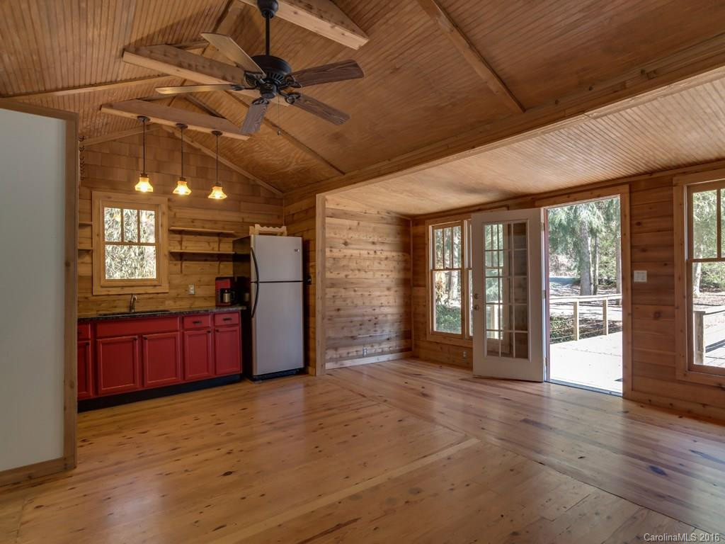 318 Pearson Falls Road - Photo 3