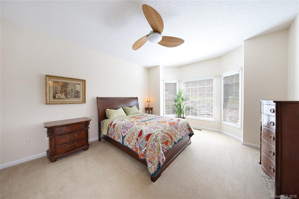 156 Bonnie Brae Court - Photo 12