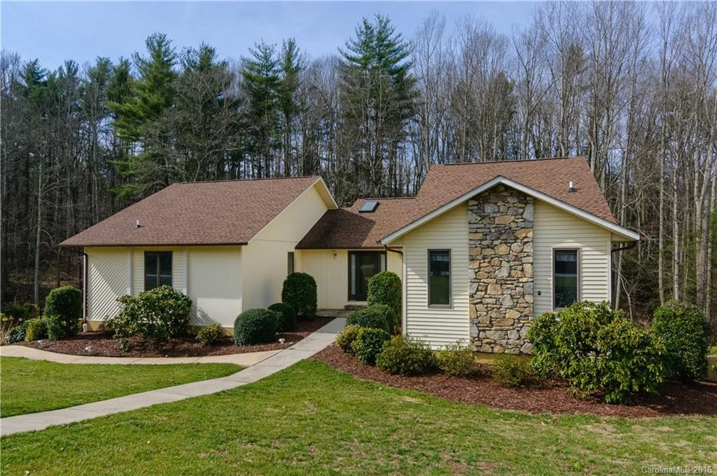 631 Woodland Knoll