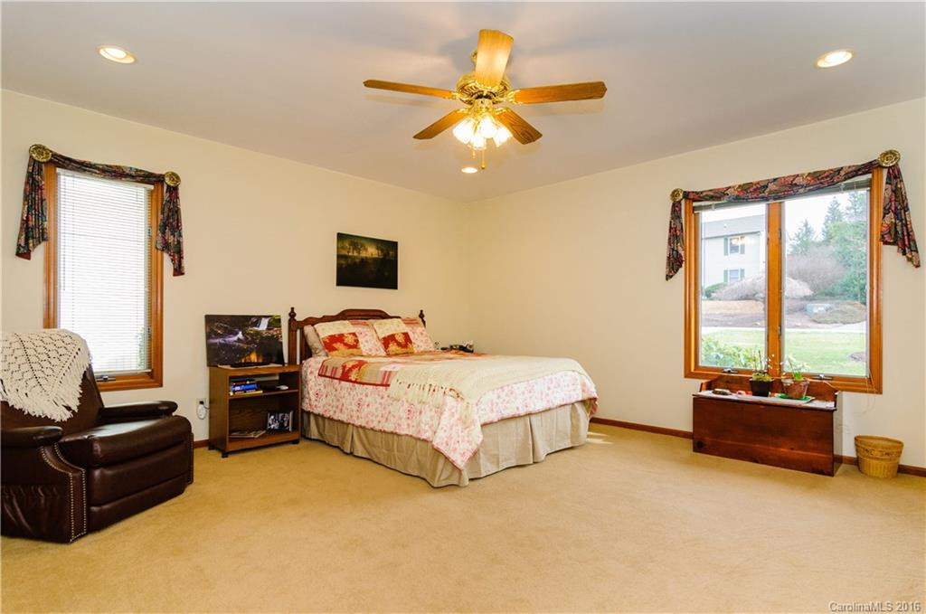631 Woodland Knoll - Photo 13