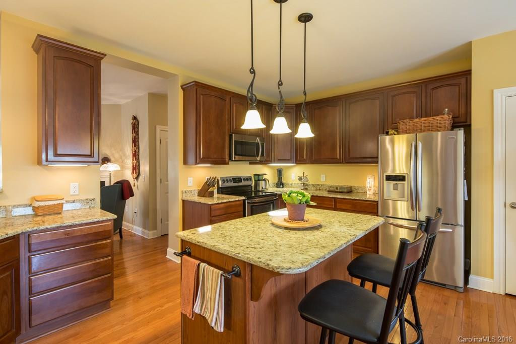 901 Summit Springs Drive - Photo 2