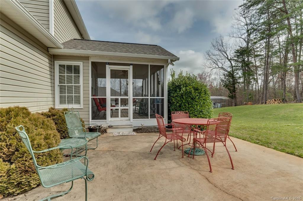 142 Fox Meadow Drive - Photo 16