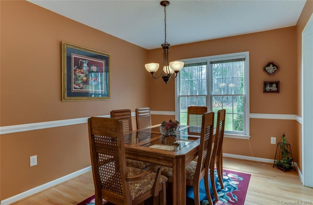 142 Fox Meadow Drive - Photo 4