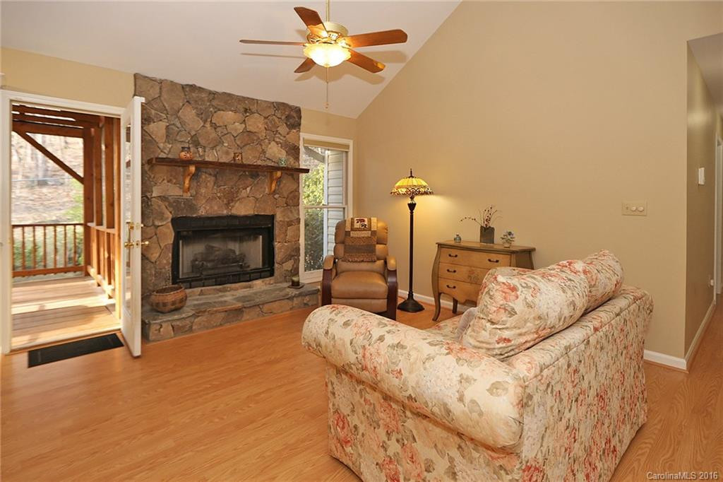139 Redbud Lane - Photo 4