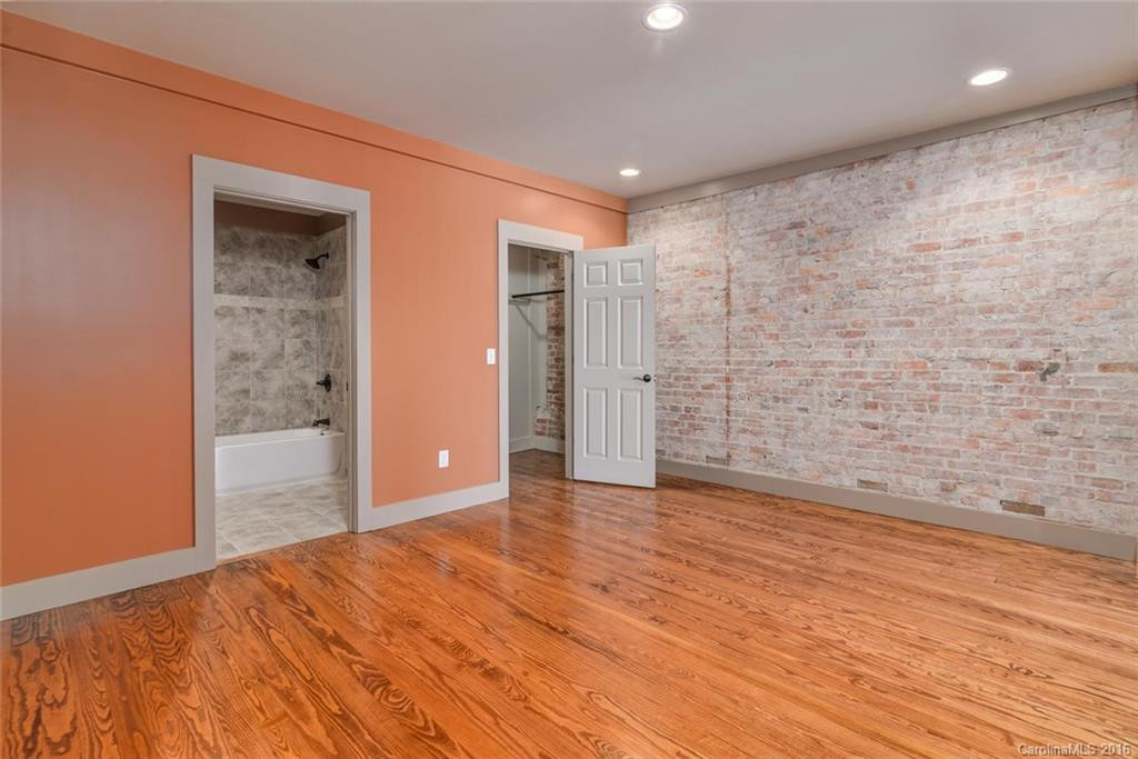 725 Haywood Road - Photo 11