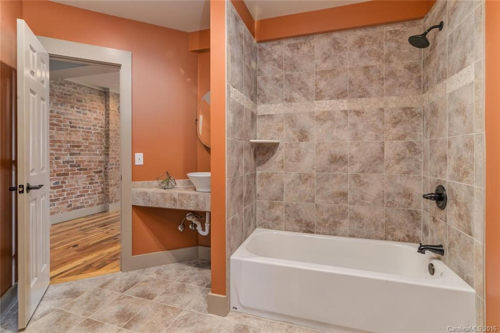 725 Haywood Road - Photo 12