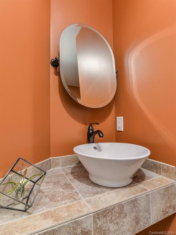 725 Haywood Road - Photo 13