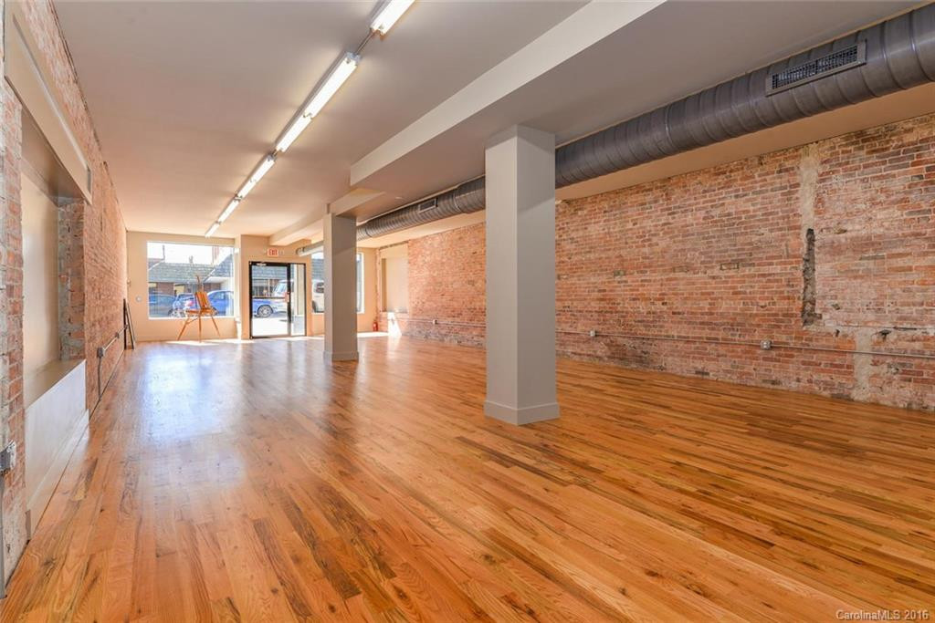 725 Haywood Road - Photo 15