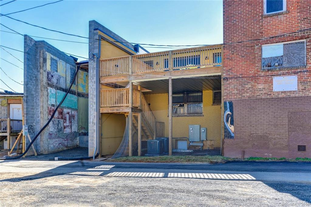 725 Haywood Road - Photo 17