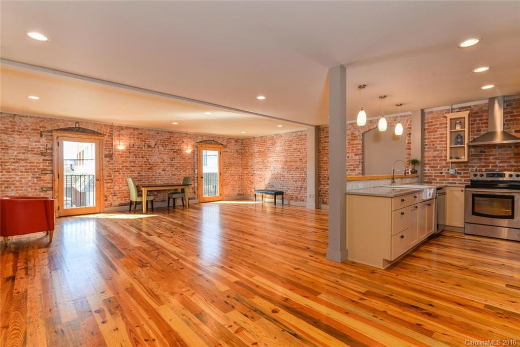 725 Haywood Road - Photo 4