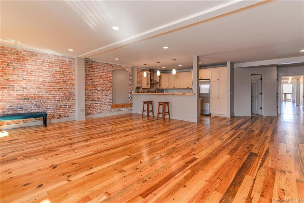 725 Haywood Road - Photo 5