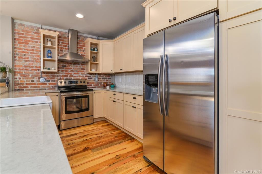725 Haywood Road - Photo 6