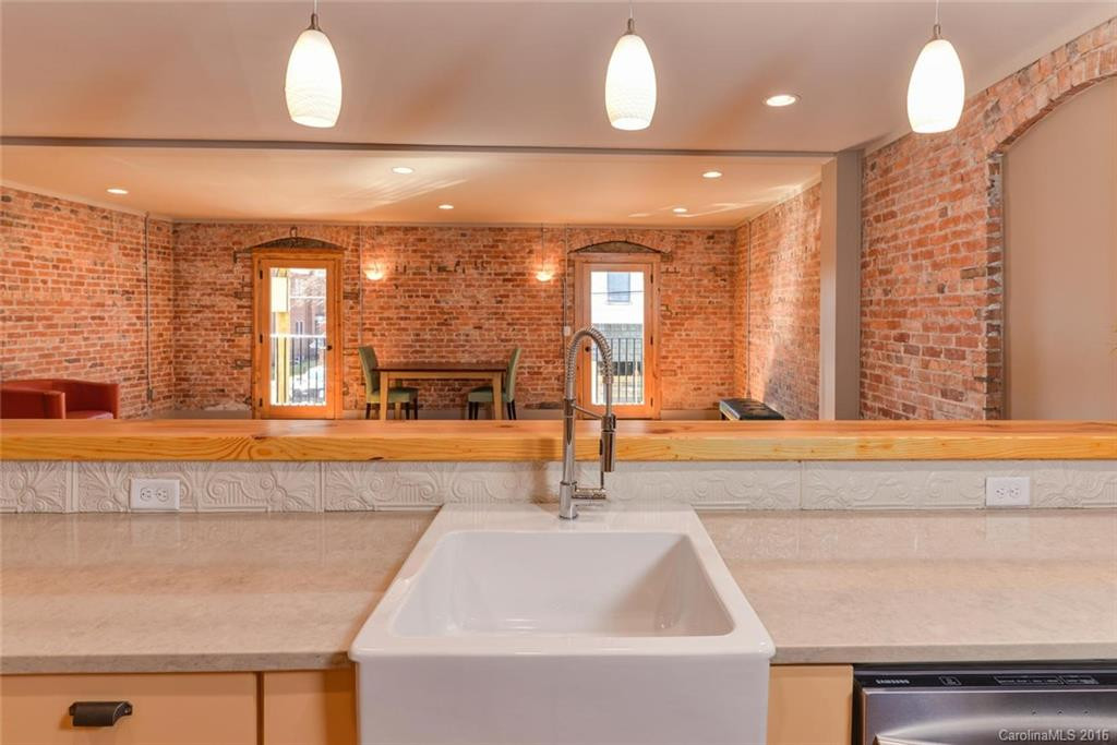 725 Haywood Road - Photo 7