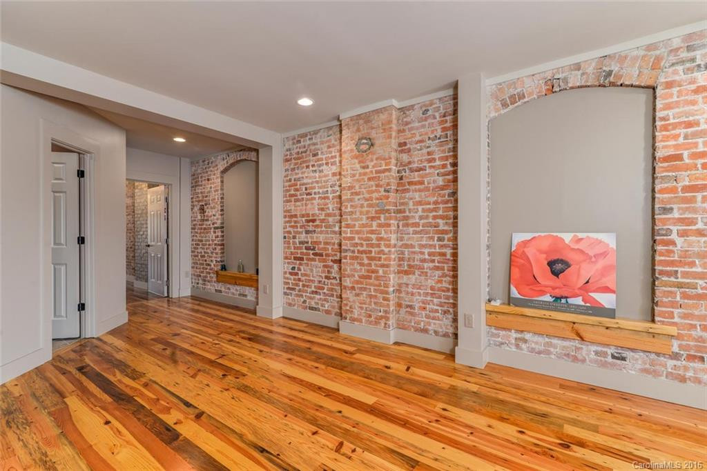 725 Haywood Road - Photo 8
