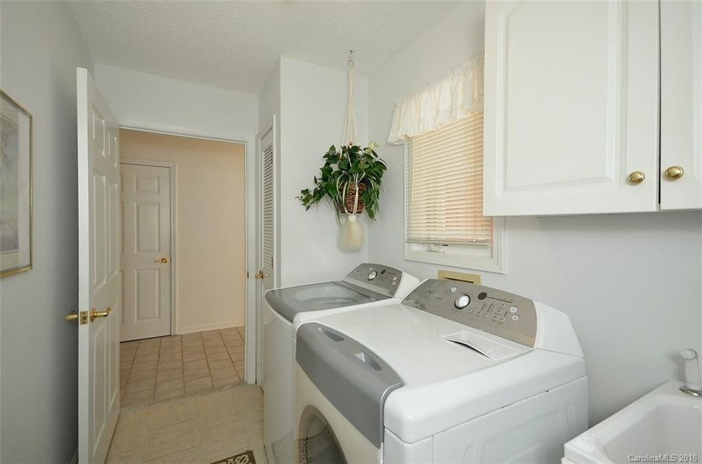 472 Campbell Drive - Photo 9