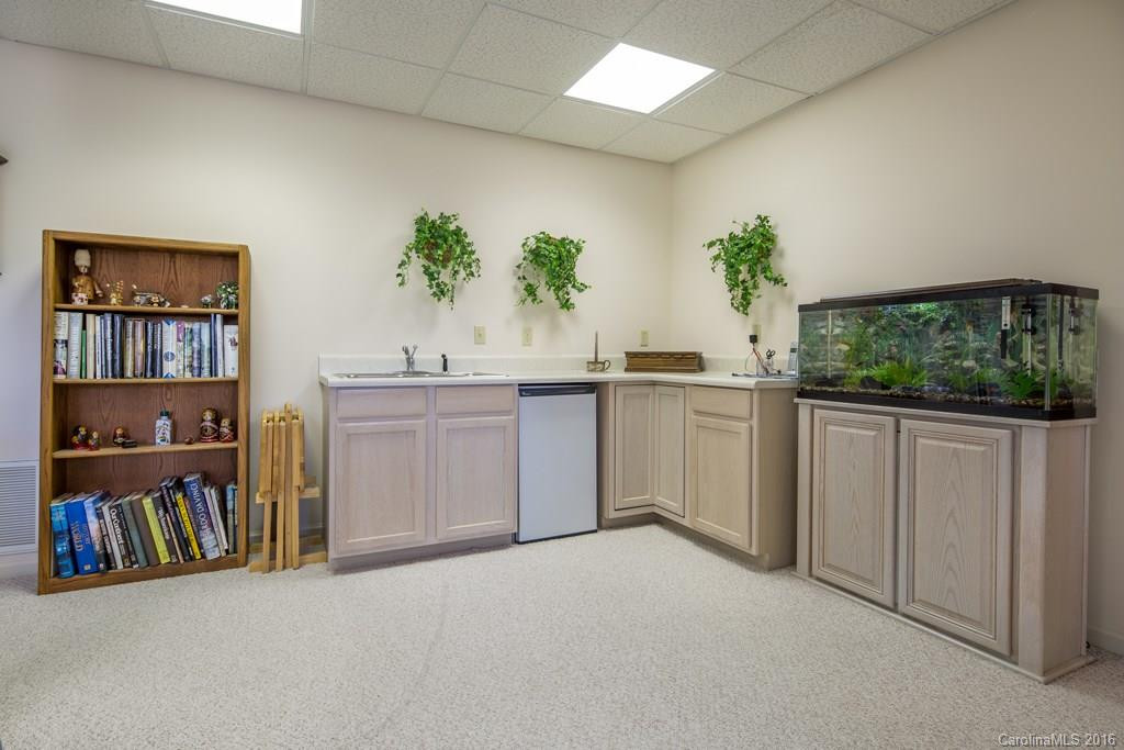 321 Mountain Valley Drive - Photo 17