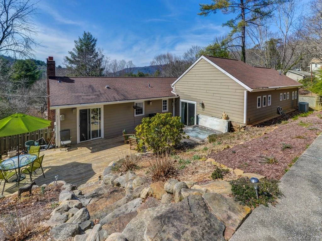 9 Upland Road
