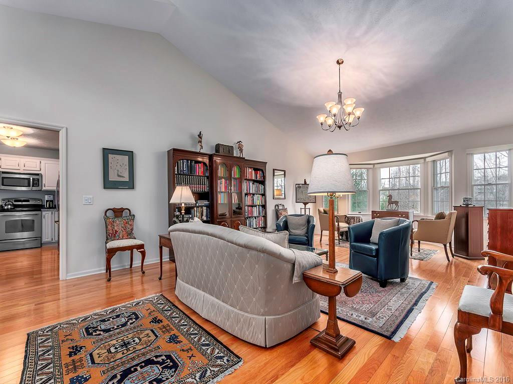 124 Jenny Lind Drive - Photo 3