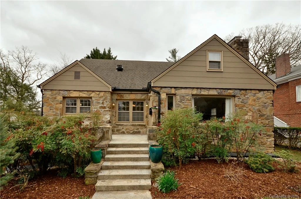 15 Colonial Place