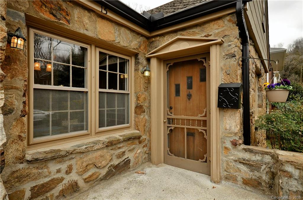 15 Colonial Place - Photo 2