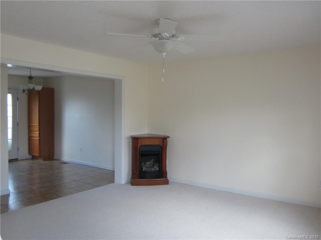 23 Newberry Drive - Photo 3