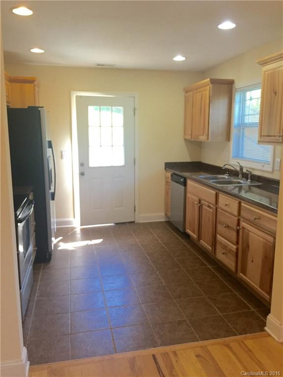 24 Hilldale Road - Photo 7