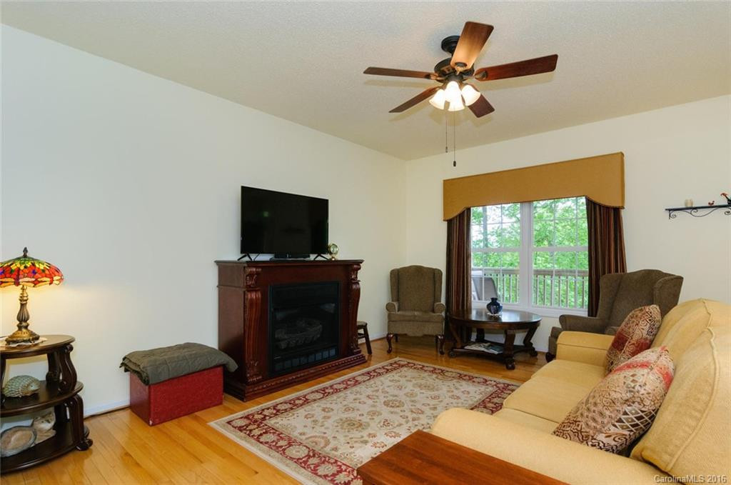 2 Spicewood Court #116 - Photo 3