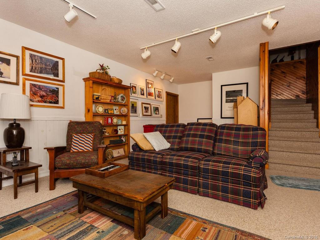 243 Pioneer Ridge - Photo 14