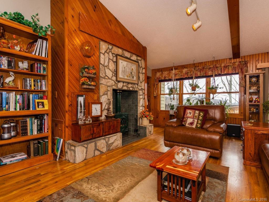 243 Pioneer Ridge - Photo 3