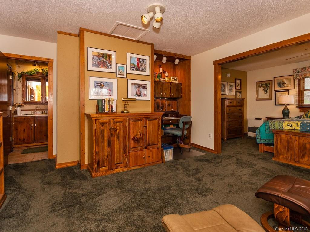 243 Pioneer Ridge - Photo 10