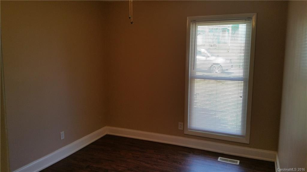327 Heather Court - Photo 11