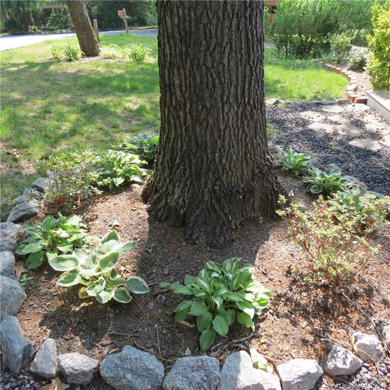 327 Heather Court - Photo 14
