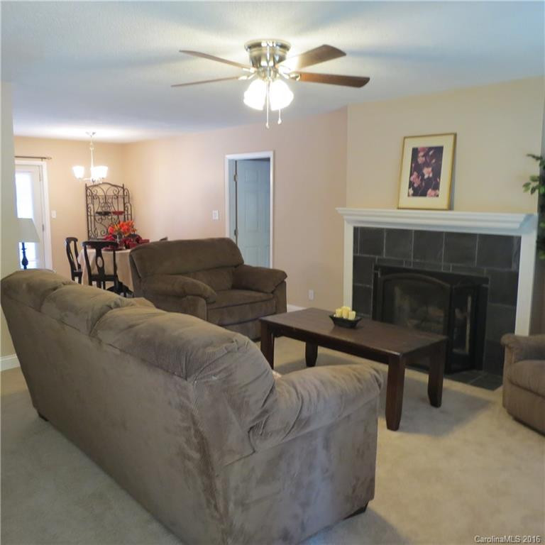 327 Heather Court - Photo 7