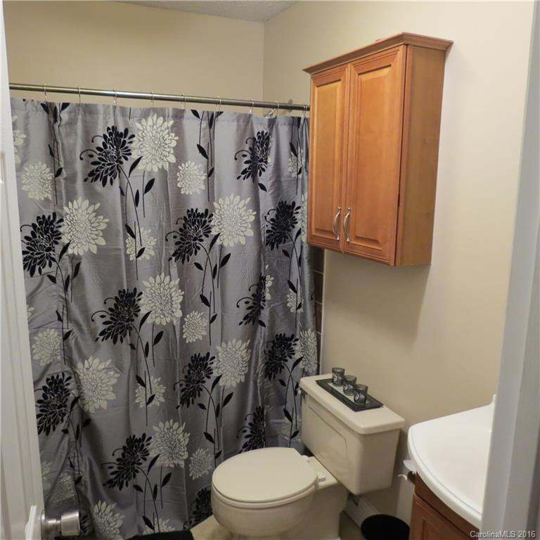 327 Heather Court - Photo 8