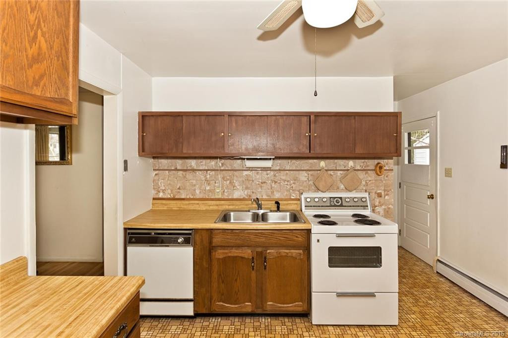8 Pine Burr Road #10 - Photo 4