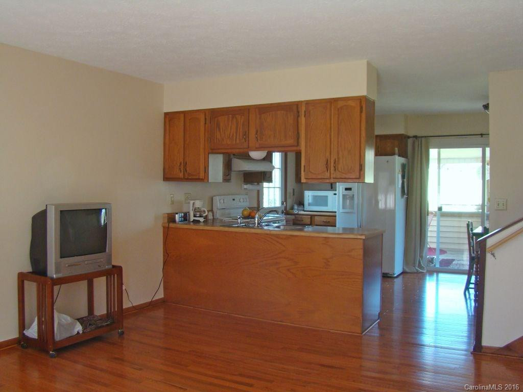 25 Walton Drive - Photo 3