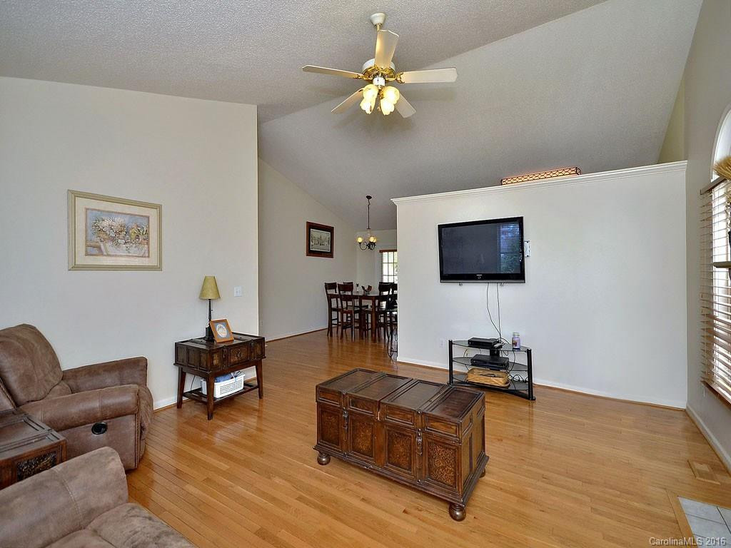 58 Winding Oak Drive - Photo 5