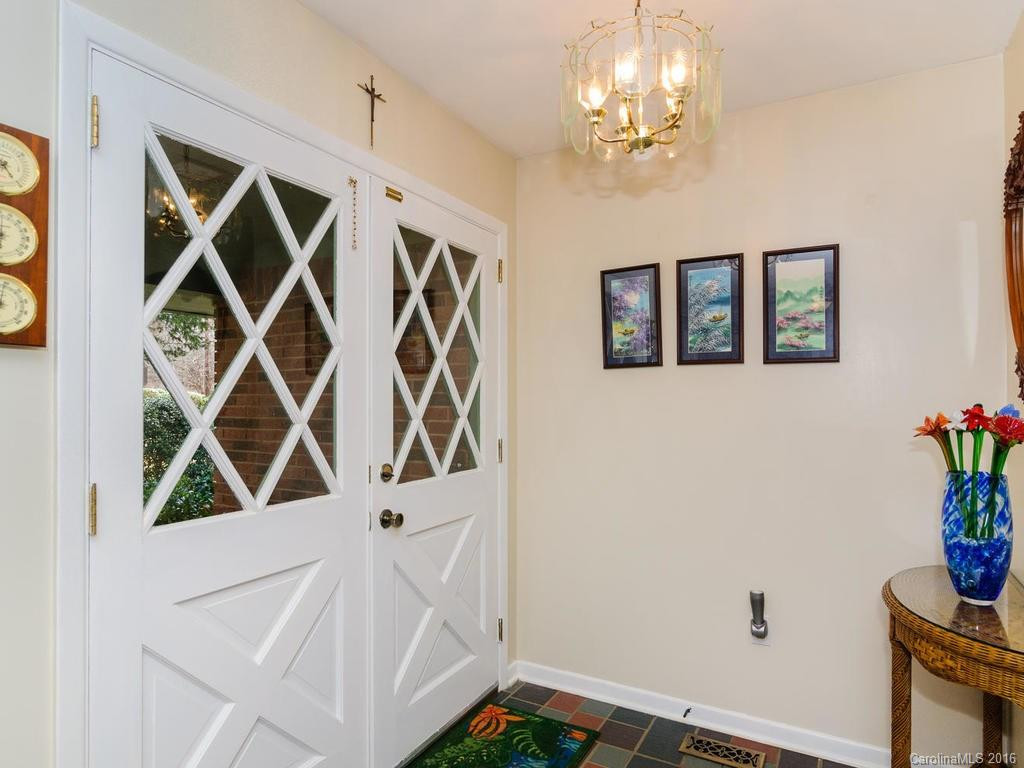 186 Catherine Drive - Photo 3