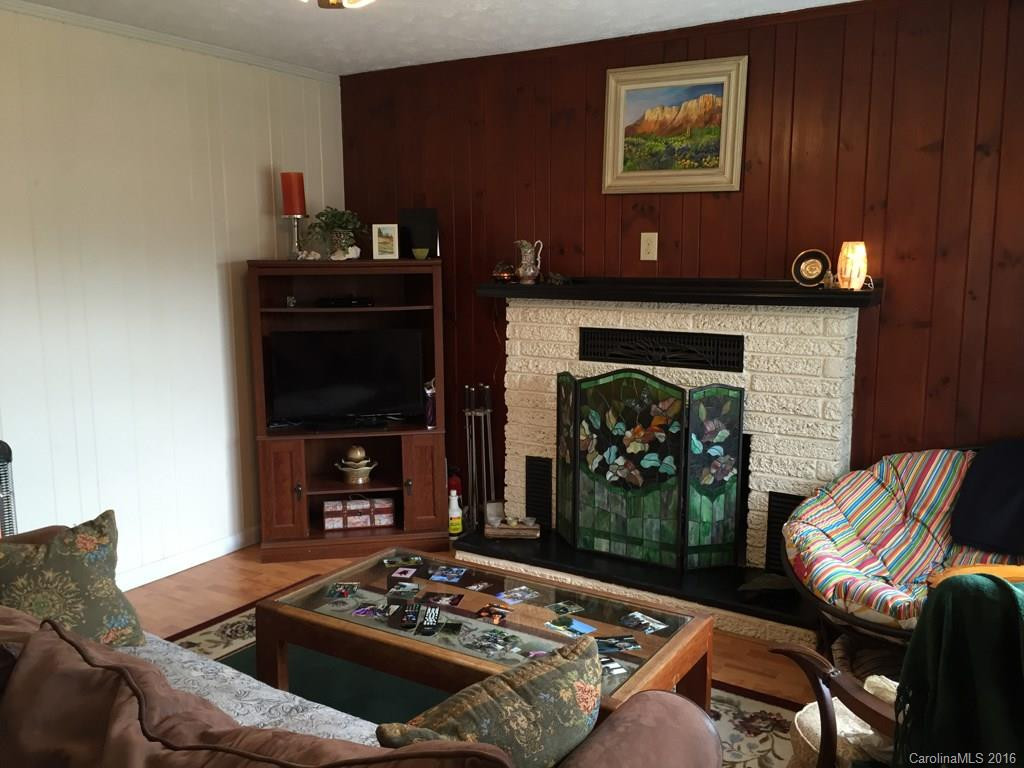 145 Chestnut Place - Photo 2
