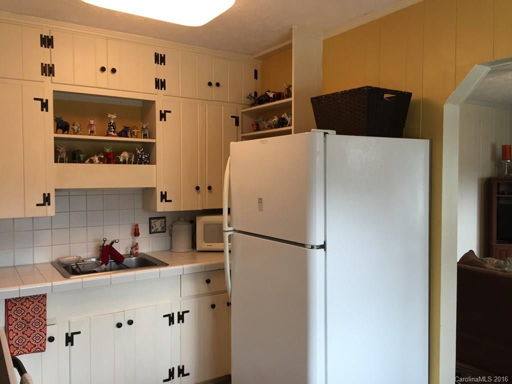 145 Chestnut Place - Photo 4