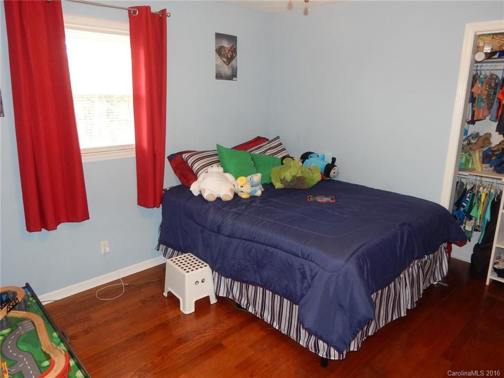 115 Applewood Drive - Photo 14